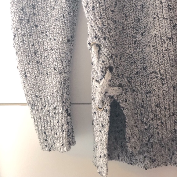 AE sweater cardigan - Picture 2 of 4